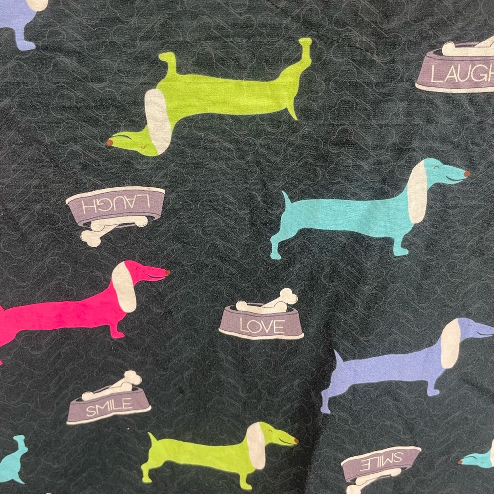 Zoe + Chloe Colorful Dachshund Print Black Scrub Top Size XS Women’s EUC - Picture 4 of 8